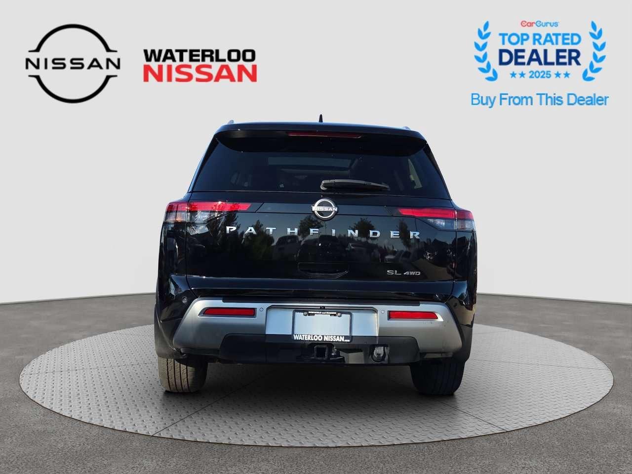 2024 Nissan Pathfinder SL Photo