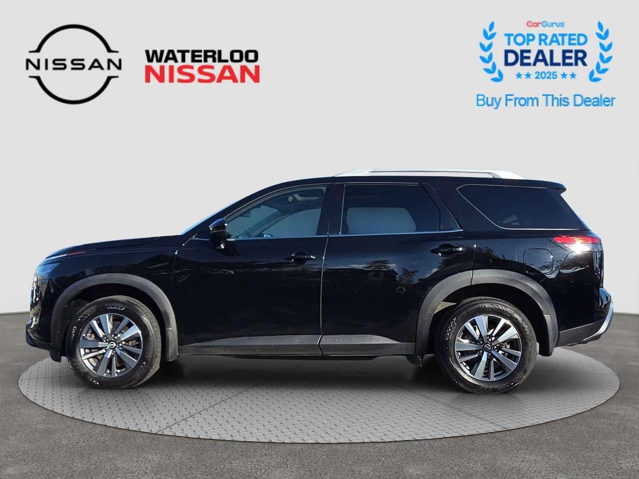 2024 Nissan Pathfinder SL Photo