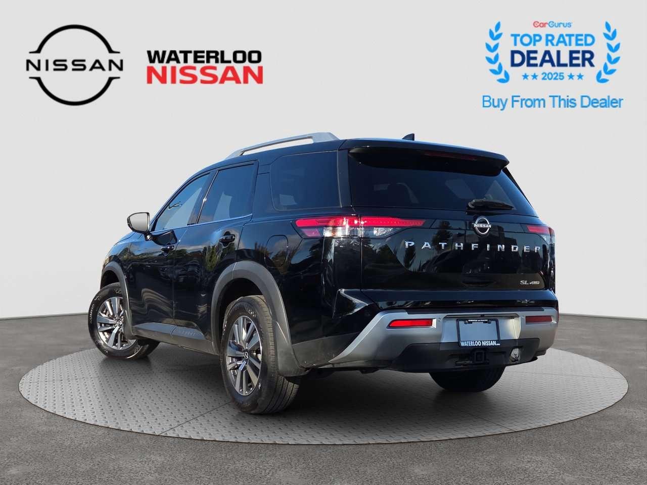 2024 Nissan Pathfinder SL Photo