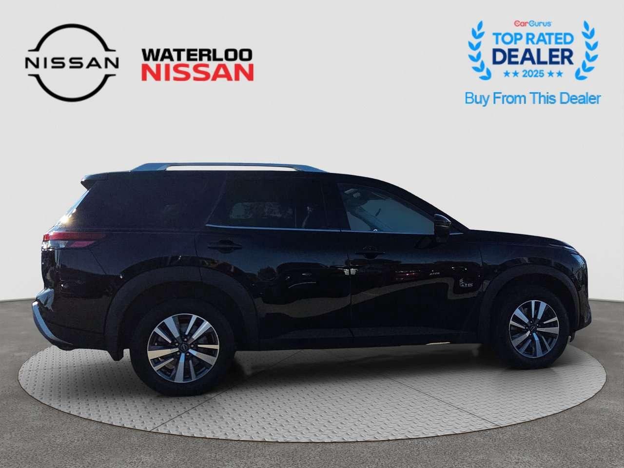 2024 Nissan Pathfinder SL Photo
