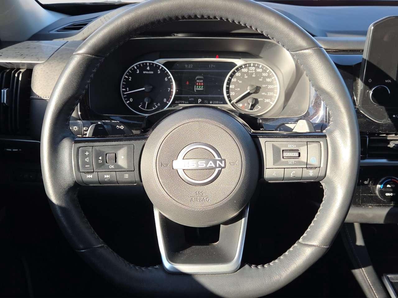 2024 Nissan Pathfinder SL Photo