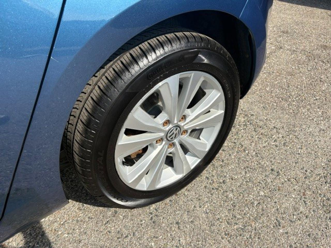 2015 Volkswagen Golf  Photo