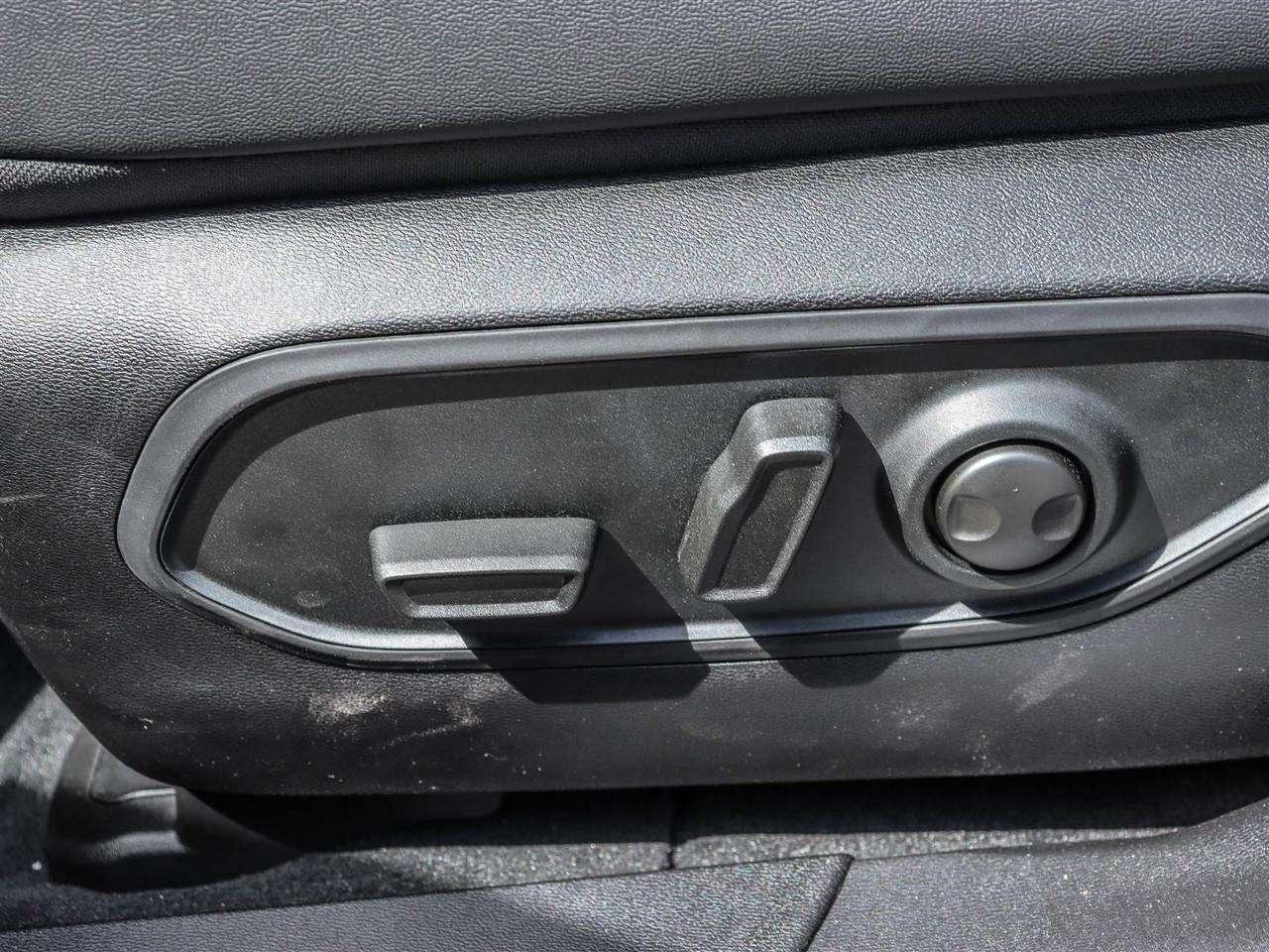 2026 Jeep Cherokee OVERLAND Photo