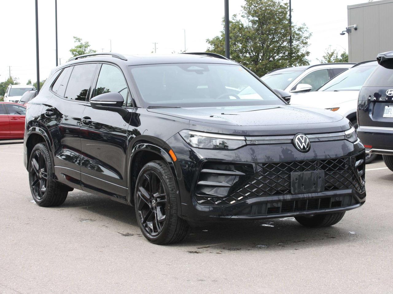2026 Volkswagen Tiguan Comfortline R-Line Black Edition Photo