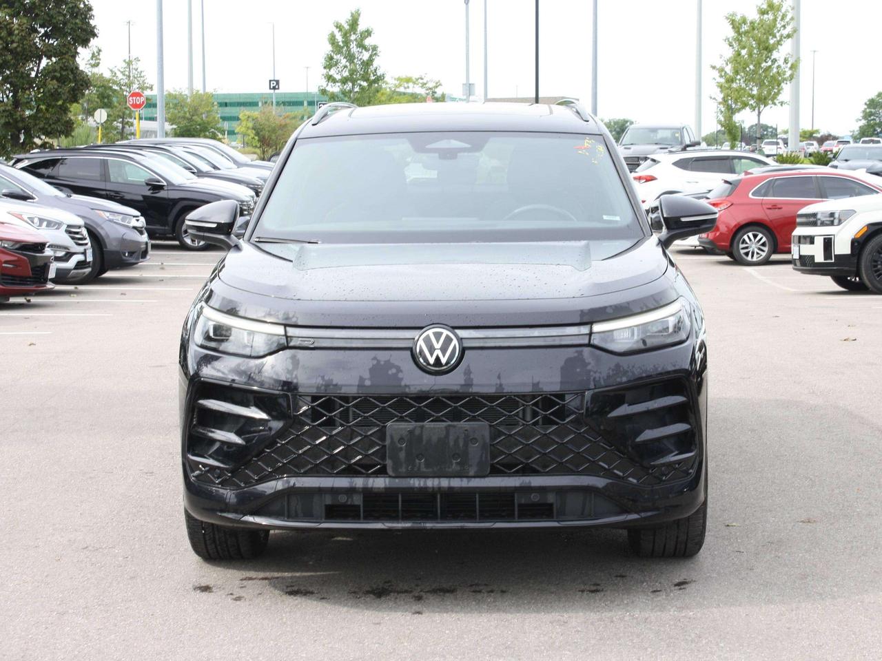 2026 Volkswagen Tiguan Comfortline R-Line Black Edition Photo5