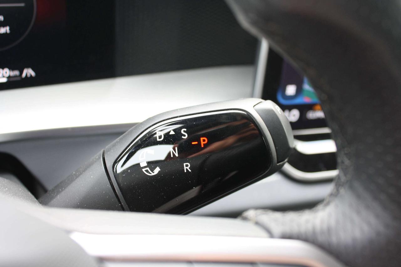 2026 Volkswagen Tiguan Comfortline R-Line Black Edition Photo