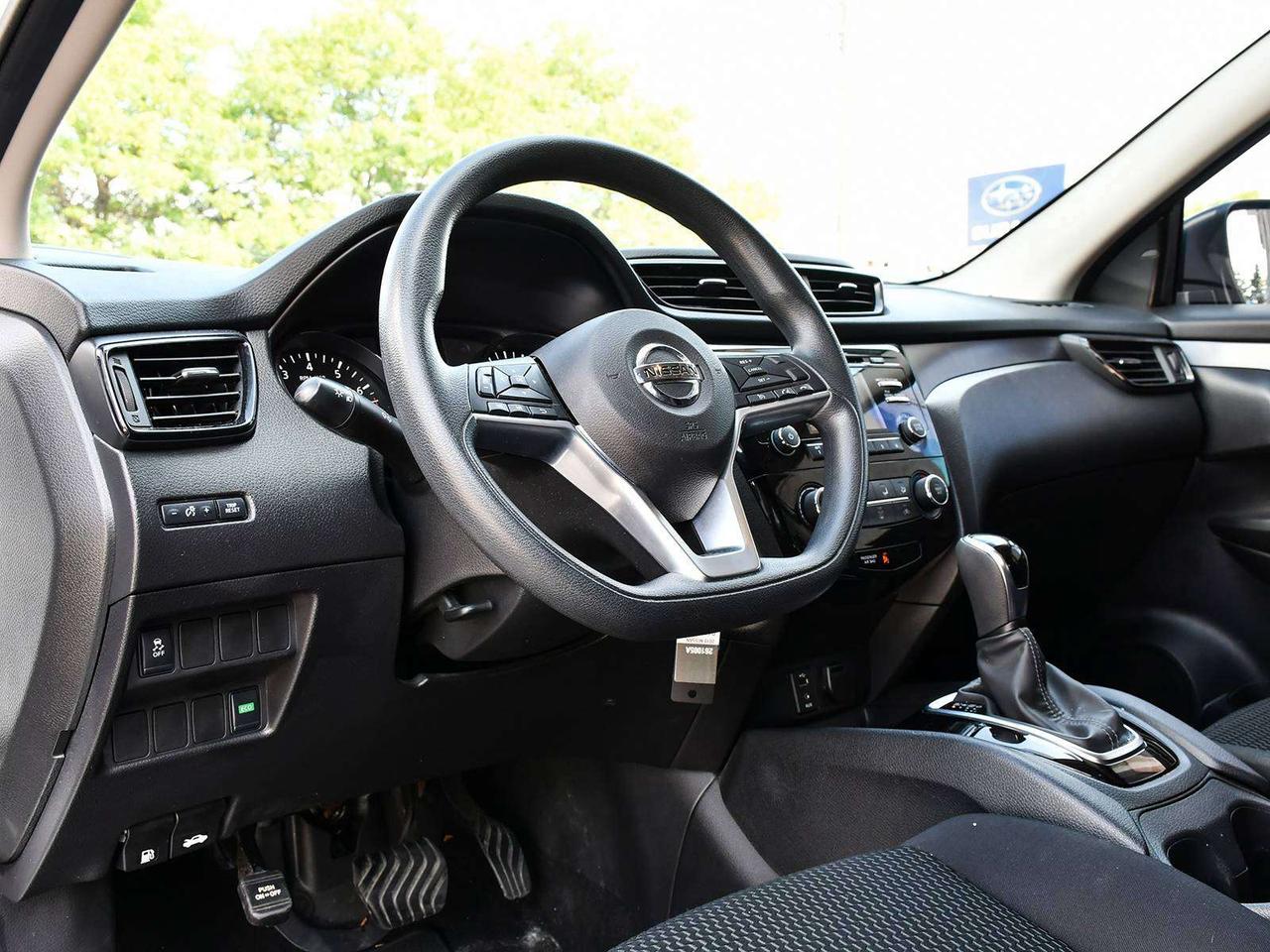 2018 Nissan Qashqai S   FWD   CLEAN CARFAX   2SETS RIM&TIRE   CAM   BT Photo