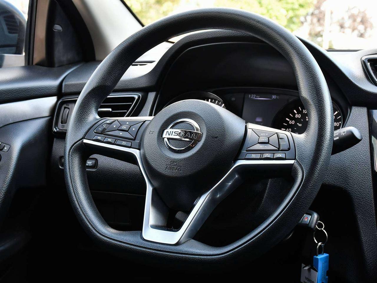 2018 Nissan Qashqai S   FWD   CLEAN CARFAX   2SETS RIM&TIRE   CAM   BT Photo