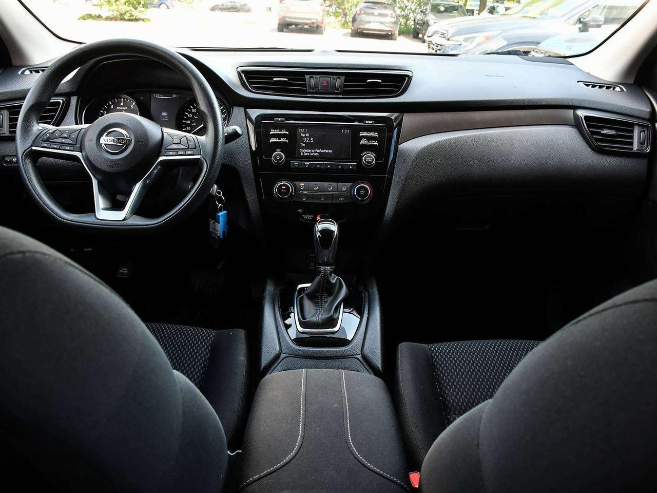 2018 Nissan Qashqai S   FWD   CLEAN CARFAX   2SETS RIM&TIRE   CAM   BT Photo