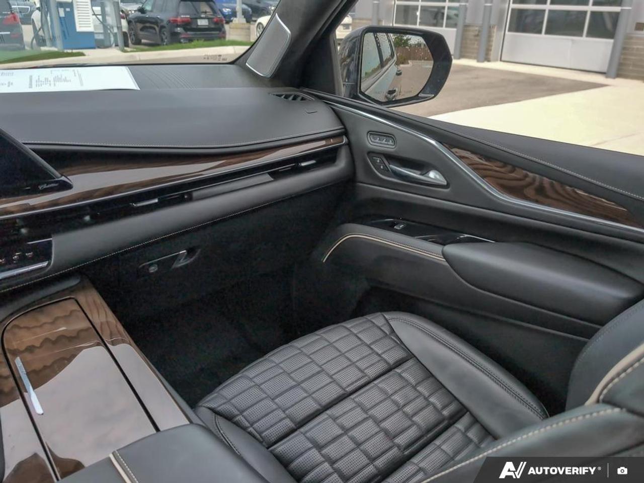 2023 Cadillac Escalade Sport Platinum 4x4 Photo