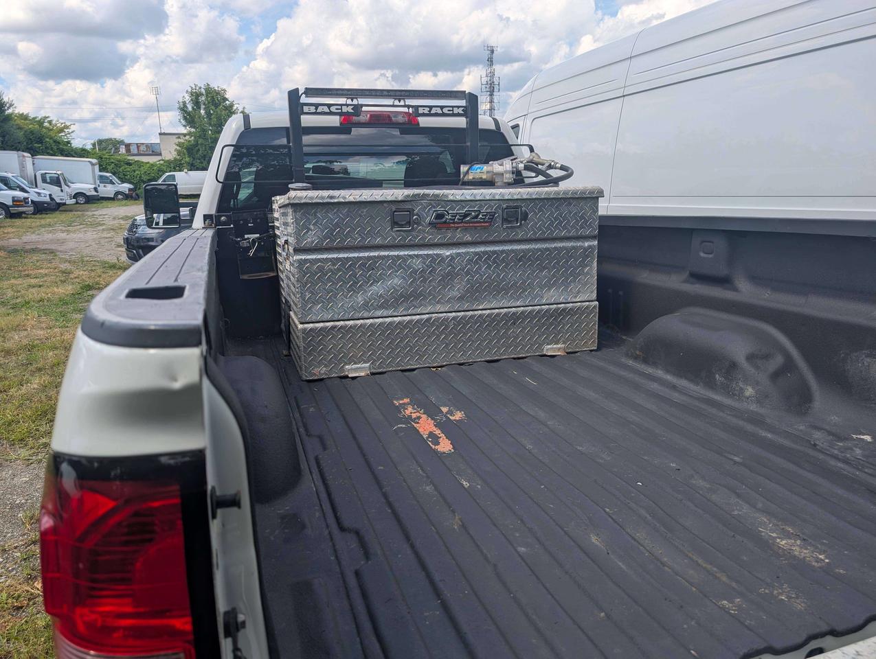 2019 GMC GMCSIERRA_2500HD Work Ready - Combination Fuel Tank/Pump - Strobes Photo