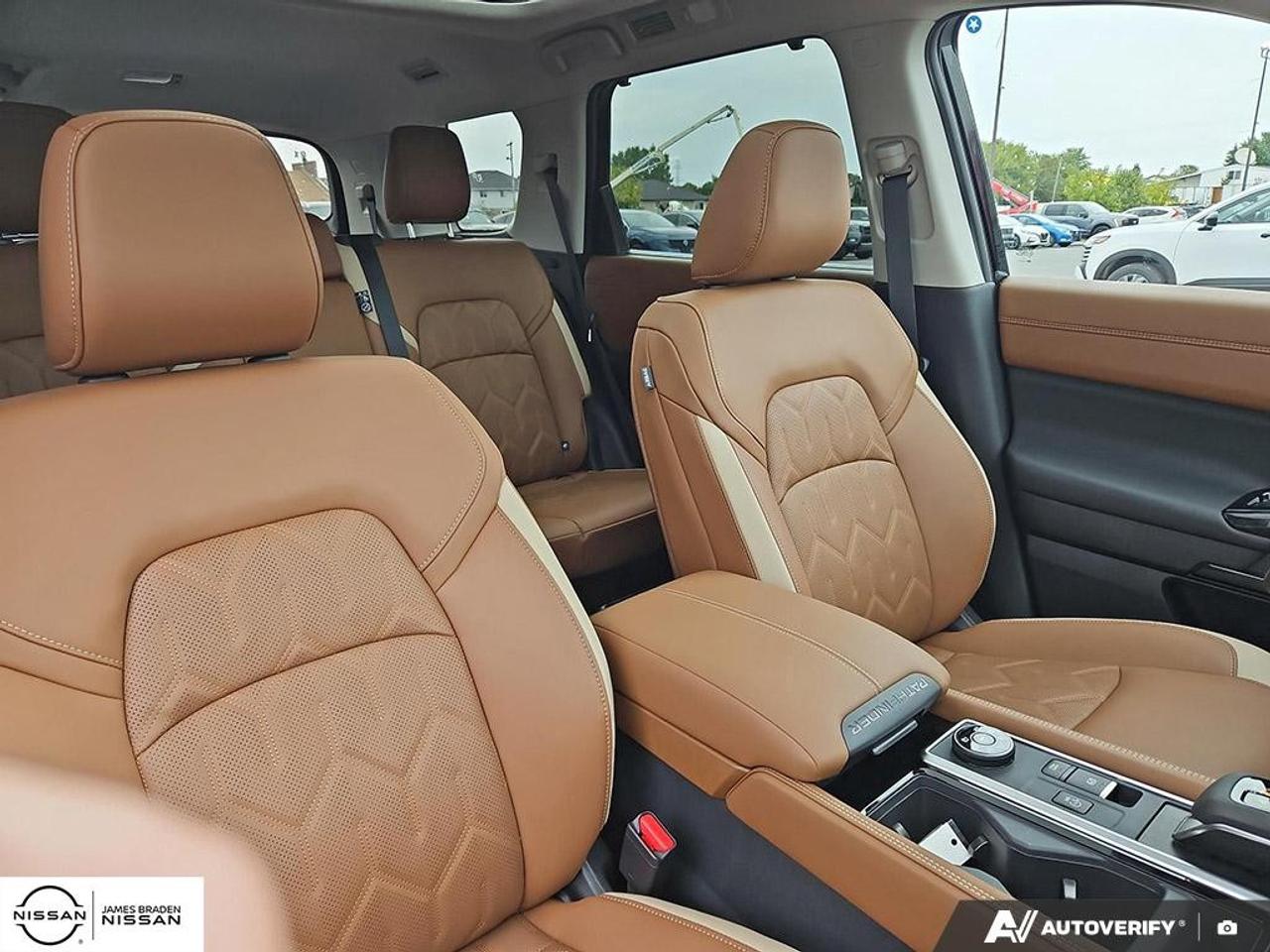 2026 Nissan Pathfinder Platinum 4WD Photo