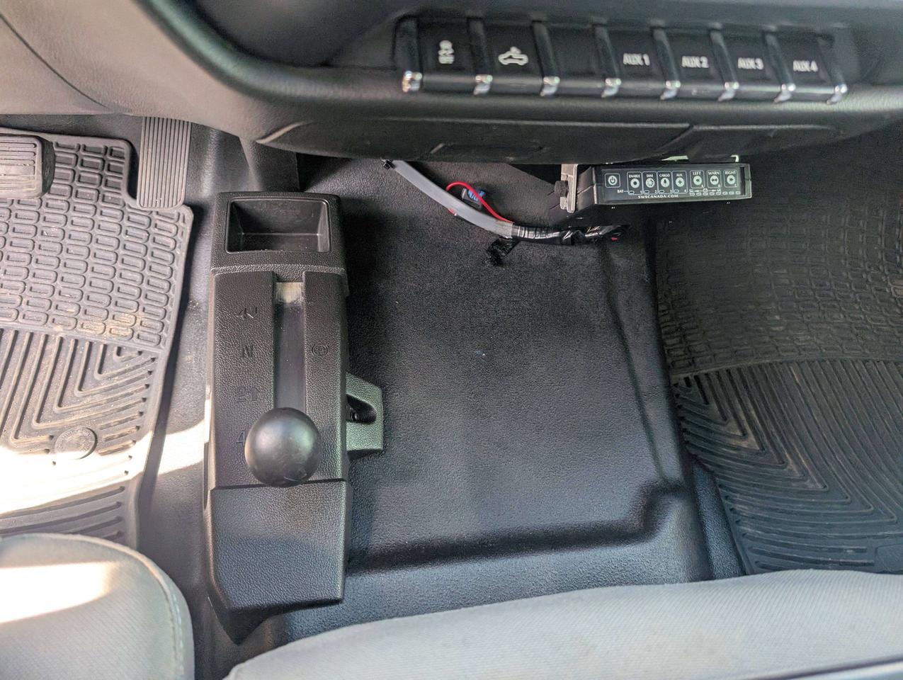 2019 GMC GMCSIERRA_2500HD Work Ready - Combination Fuel Tank/Pump - Strobes Photo
