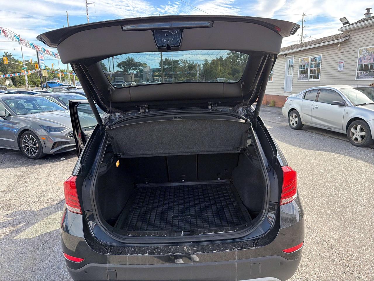 2015 BMW X1 xDrive AWD LEATHER/H SEATS WE FINANCE ALL CREDIT! Photo
