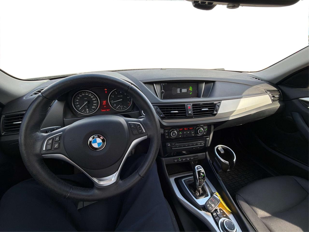2015 BMW X1 xDrive AWD LEATHER/H SEATS WE FINANCE ALL CREDIT! Photo