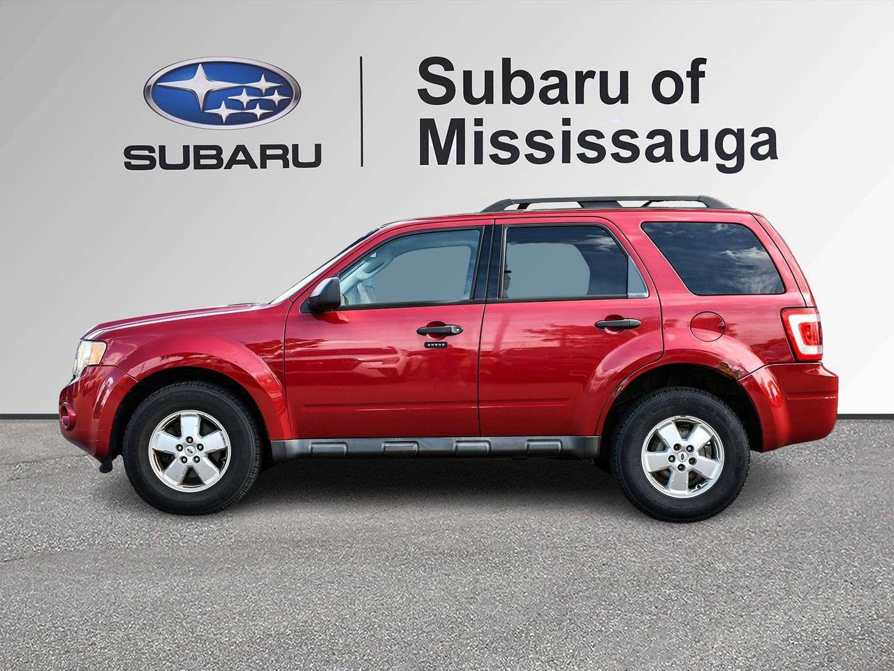 2010 Ford Escape XLT   31 SERVICES   CLEAN CARFAX    LOW KM   ASIS Photo