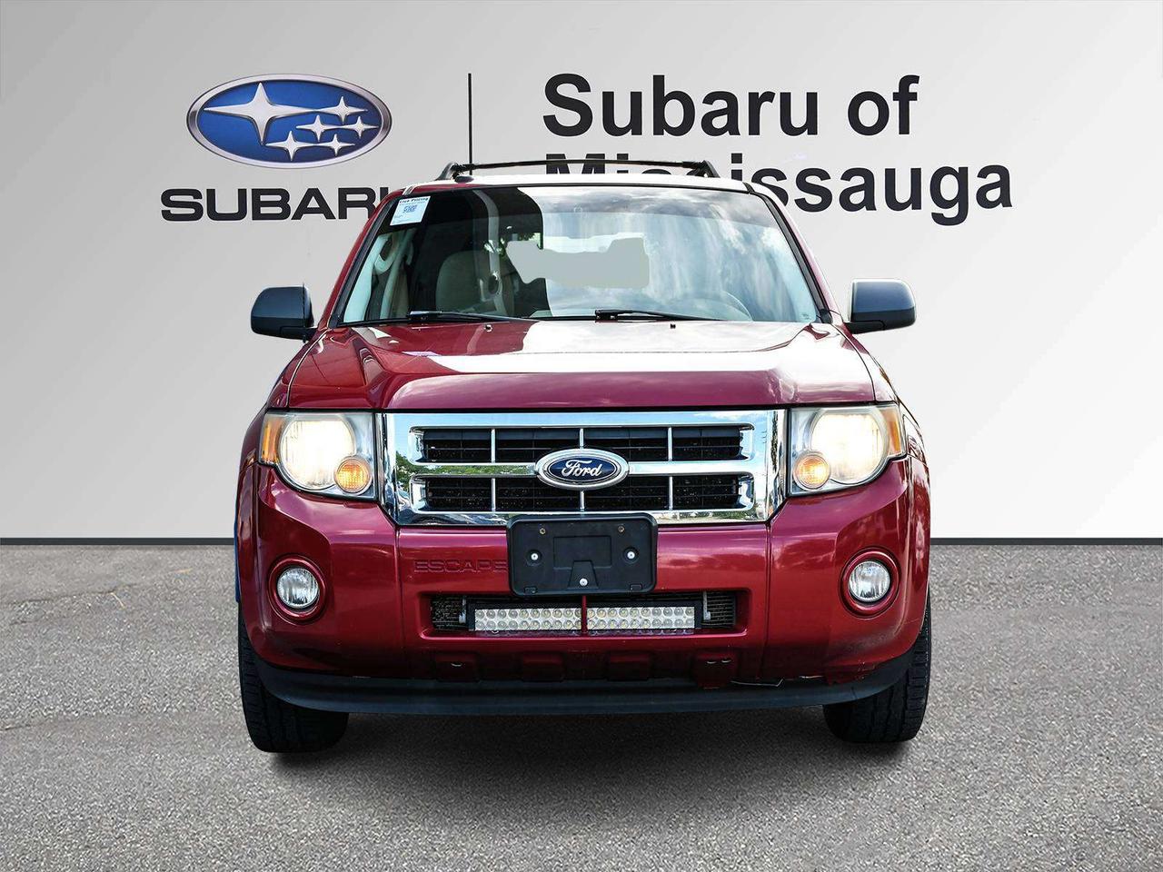 2010 Ford Escape XLT   31 SERVICES   CLEAN CARFAX    LOW KM   ASIS Photo1