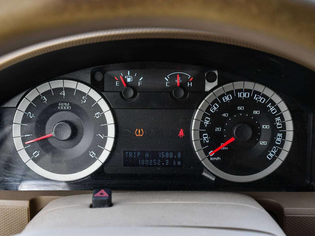 2010 Ford Escape XLT   31 SERVICES   CLEAN CARFAX    LOW KM   ASIS Photo