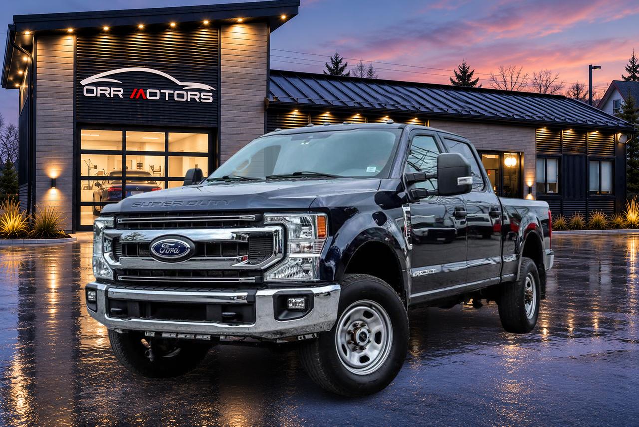 2022 Ford F-350 Super Duty XLT Crew Cab 4WD