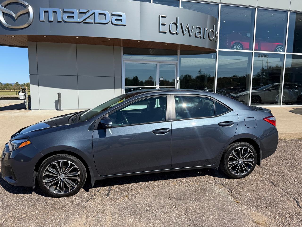 2016 Toyota Corolla S (M6) 4dr Sedan Photo1