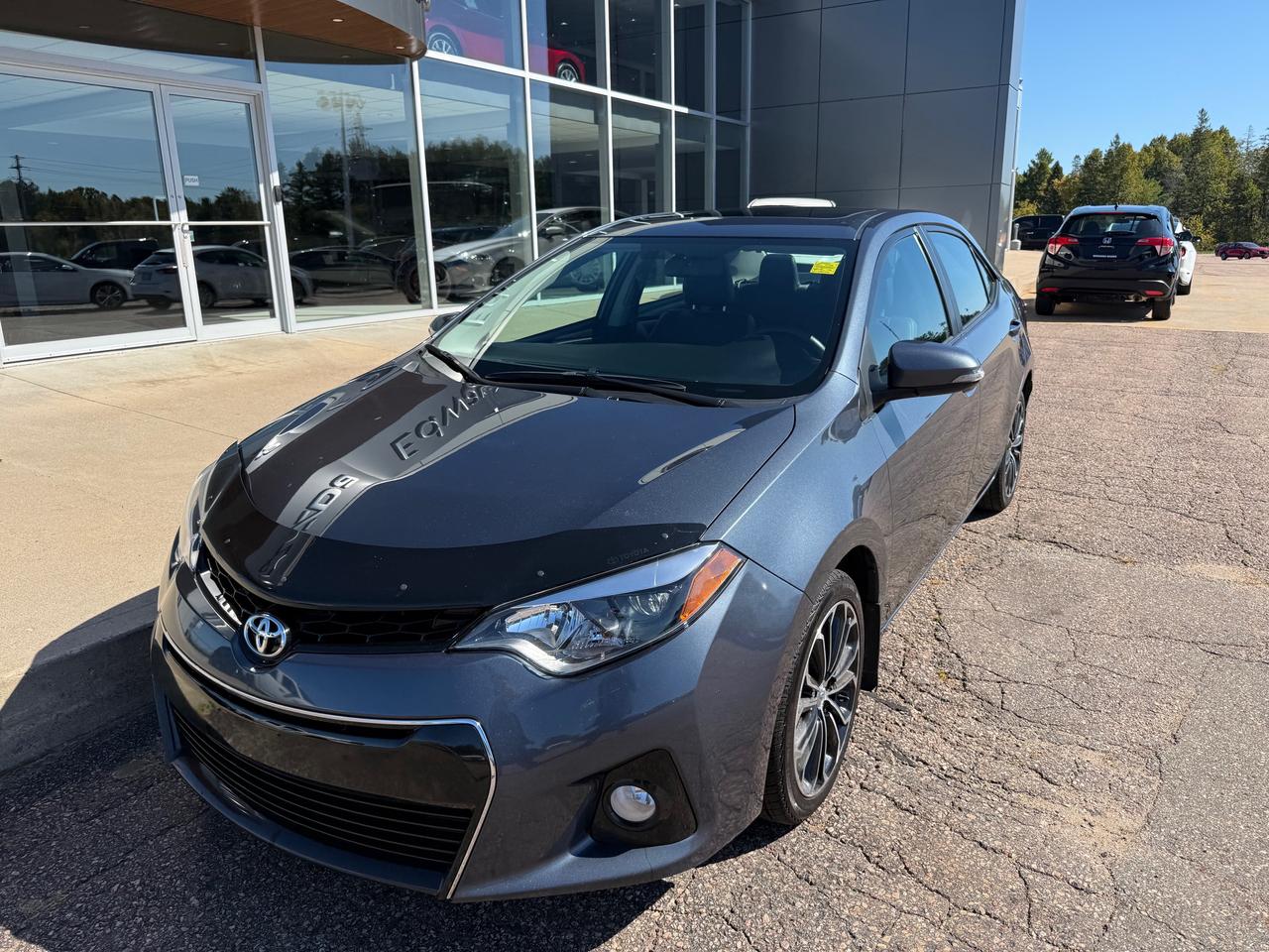2016 Toyota Corolla S (M6) 4dr Sedan Photo4