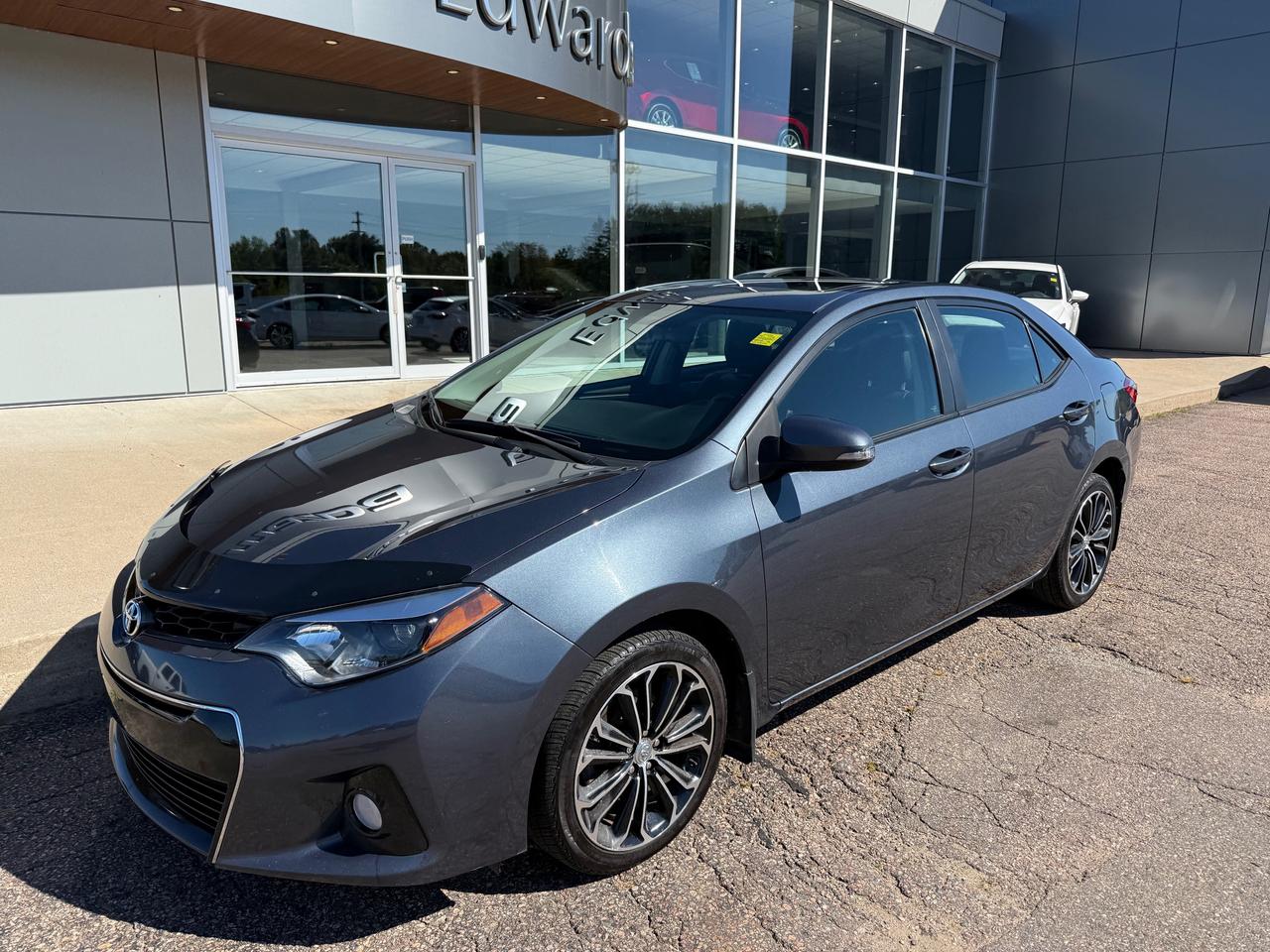 2016 Toyota Corolla S (M6) 4dr Sedan Photo