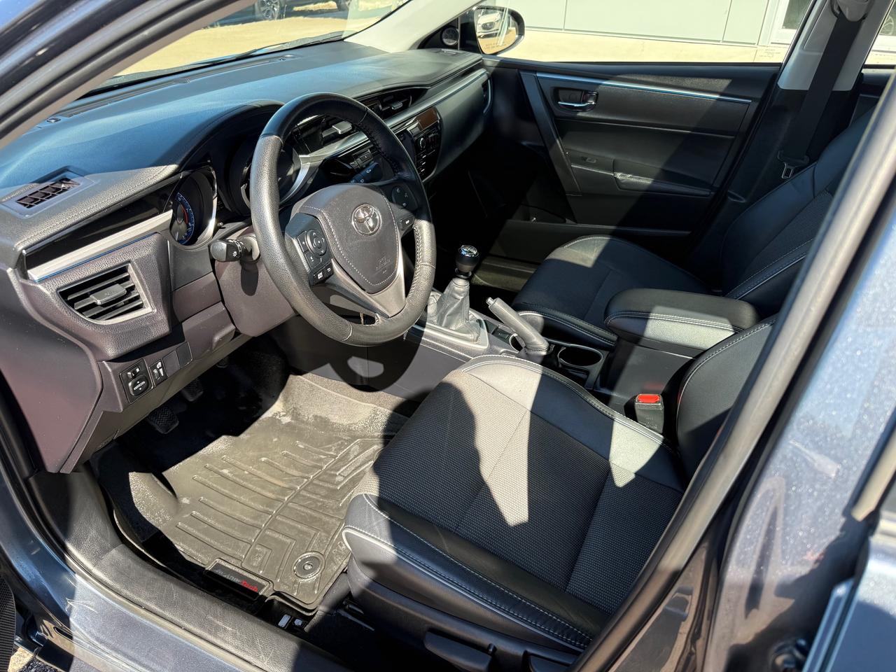 2016 Toyota Corolla S (M6) 4dr Sedan Photo