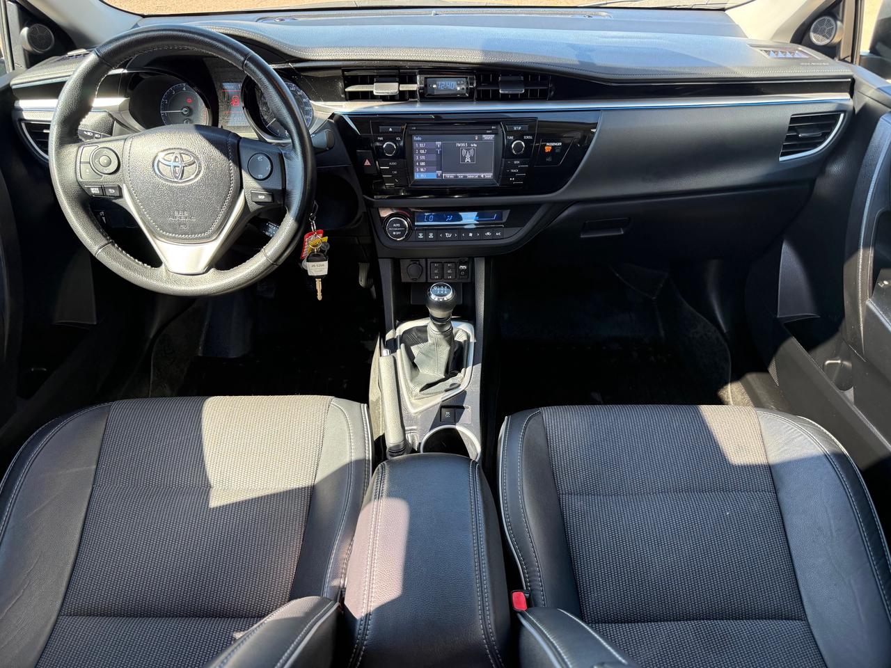2016 Toyota Corolla S (M6) 4dr Sedan Photo