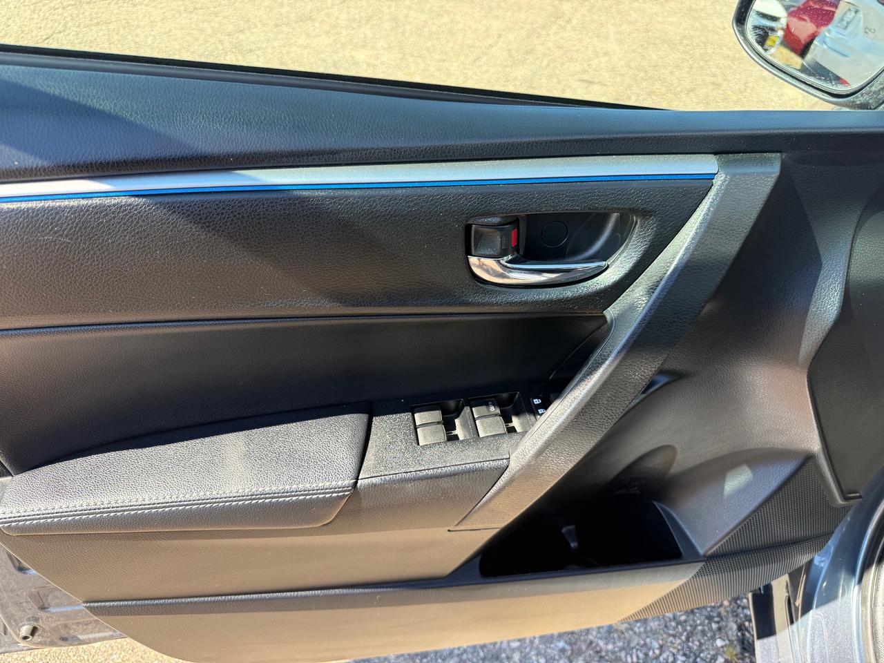 2016 Toyota Corolla S (M6) 4dr Sedan Photo