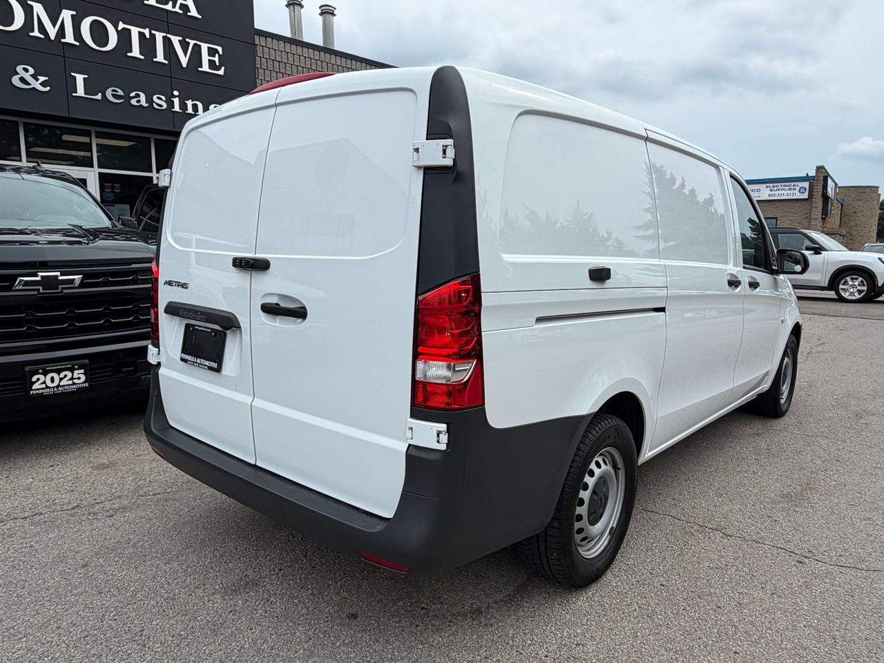 2023 Mercedes-Benz Metris Cargo Van 126WB, HEATED SEATS, PARTITION, HARD FLOOR,CRUISE Photo