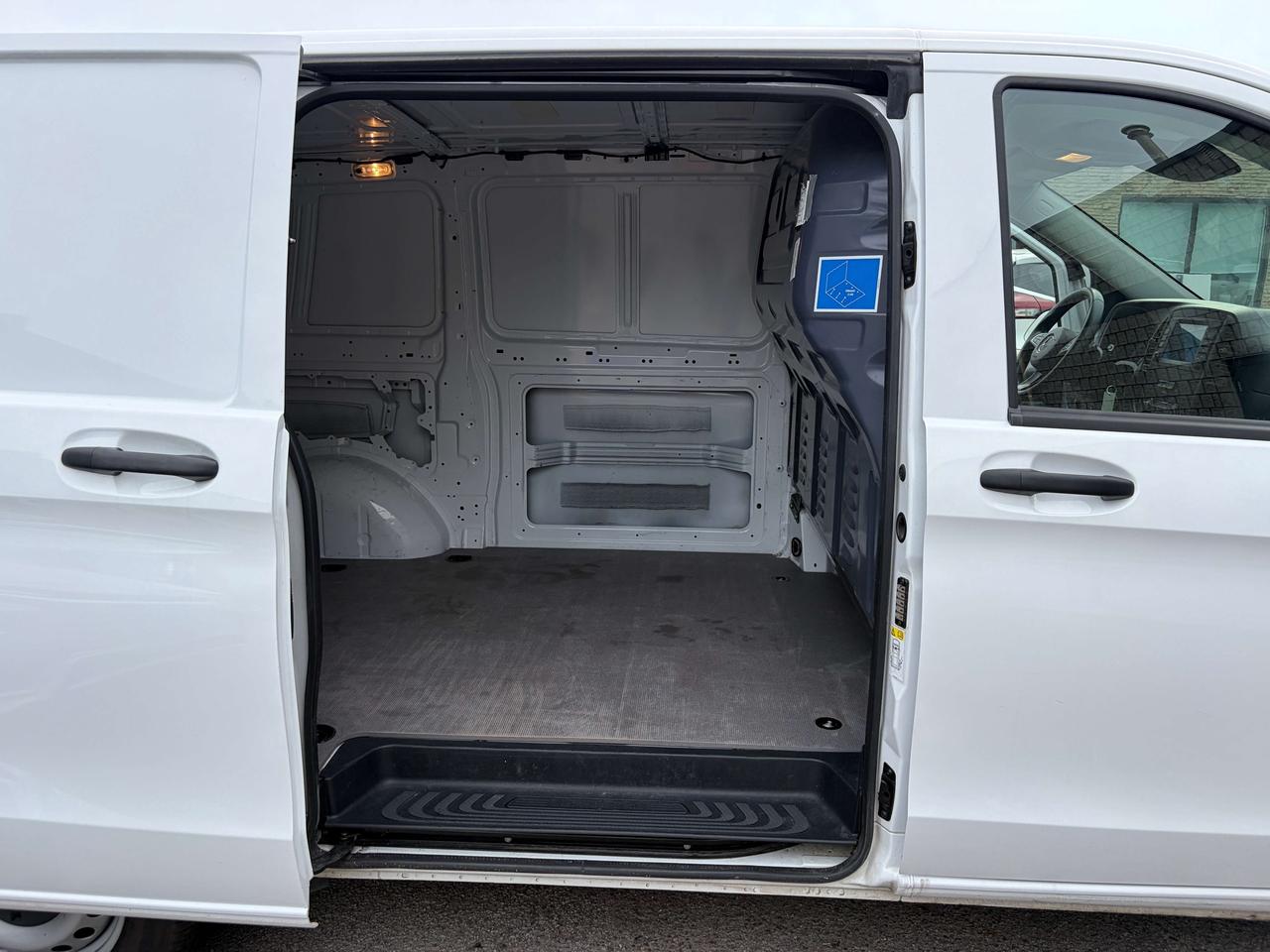 2023 Mercedes-Benz Metris Cargo Van 126WB, HEATED SEATS, PARTITION, HARD FLOOR,CRUISE Photo