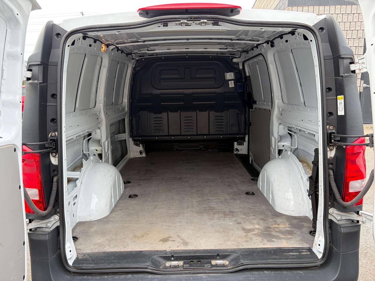 2023 Mercedes-Benz Metris Cargo Van 126WB, HEATED SEATS, PARTITION, HARD FLOOR,CRUISE Photo
