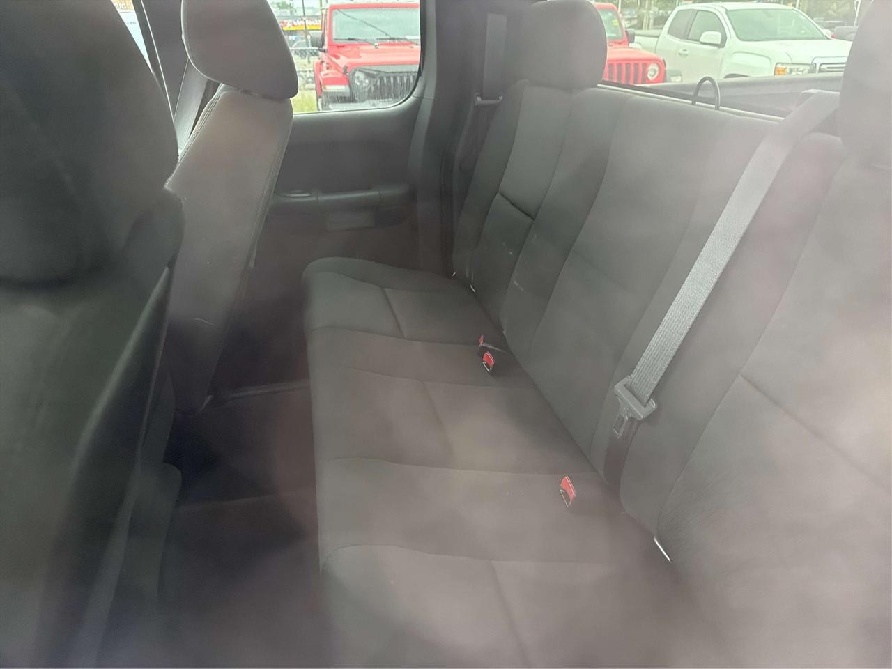 2012 Chevrolet Silverado 1500 LS Cheyenne Edition 4WD V8 WE FINANCE ALL CREDIT! Photo