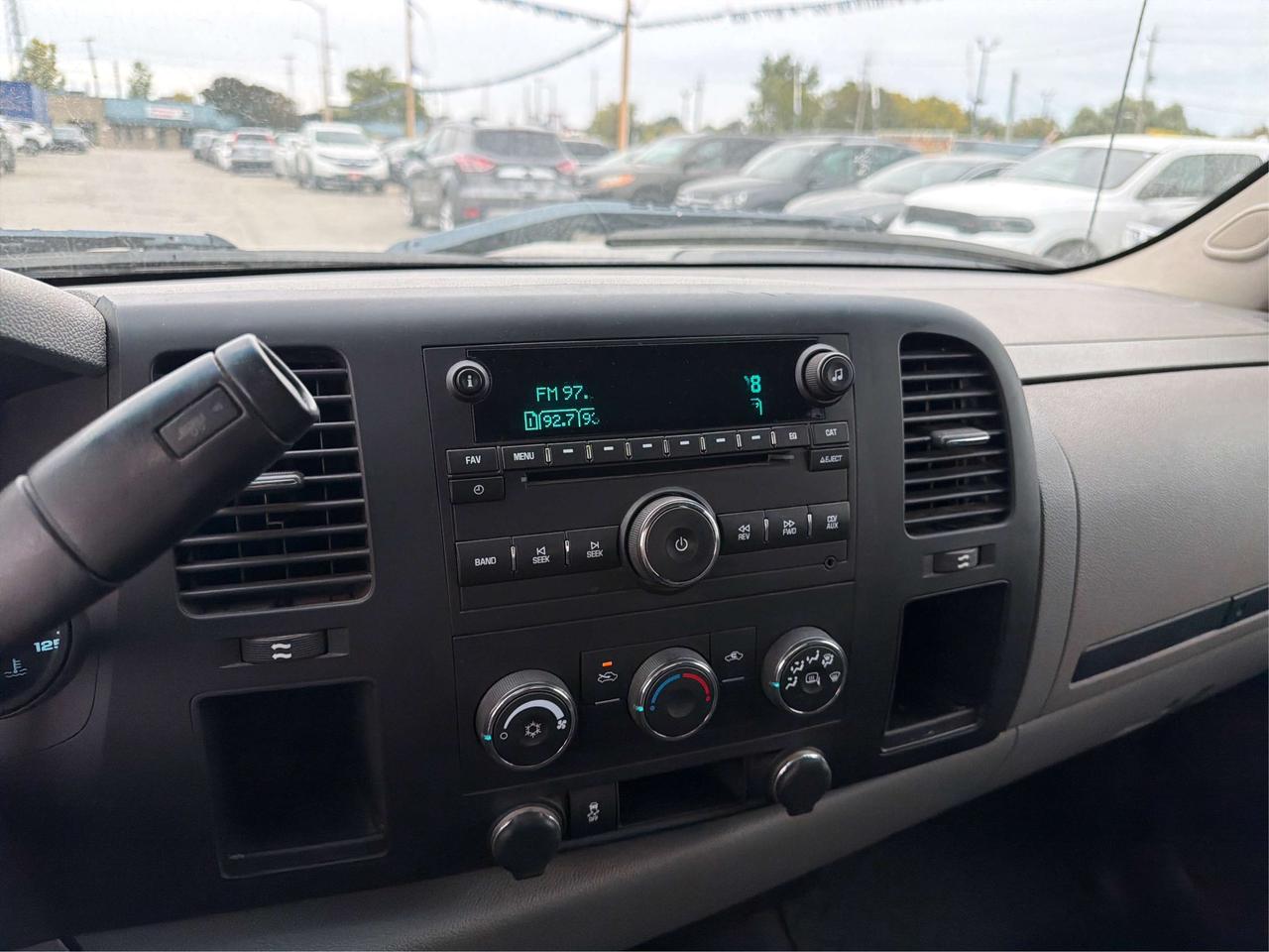 2012 Chevrolet Silverado 1500 LS Cheyenne Edition 4WD V8 WE FINANCE ALL CREDIT! Photo