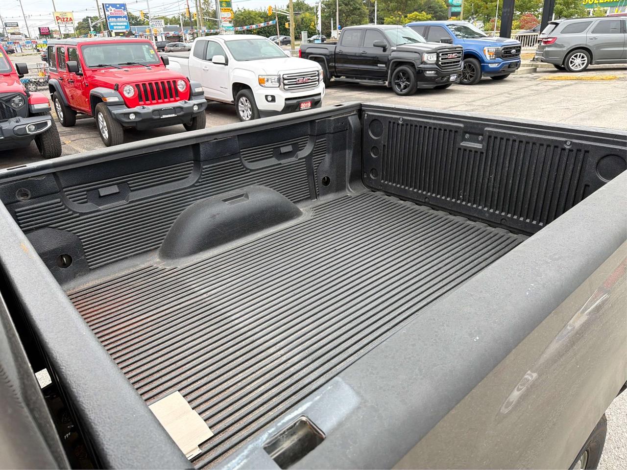 2012 Chevrolet Silverado 1500 LS Cheyenne Edition 4WD V8 WE FINANCE ALL CREDIT! Photo