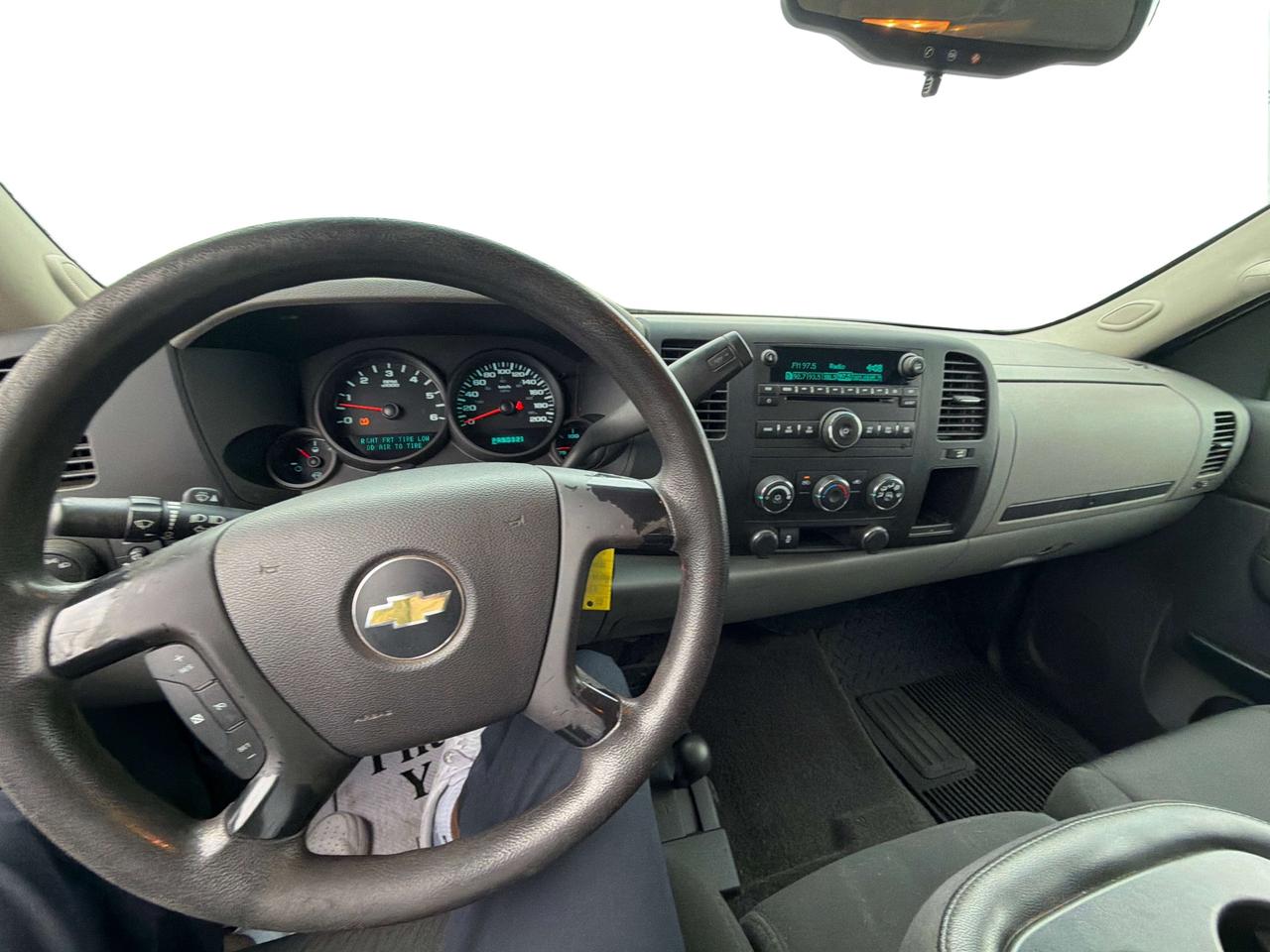 2012 Chevrolet Silverado 1500 LS Cheyenne Edition 4WD V8 WE FINANCE ALL CREDIT! Photo