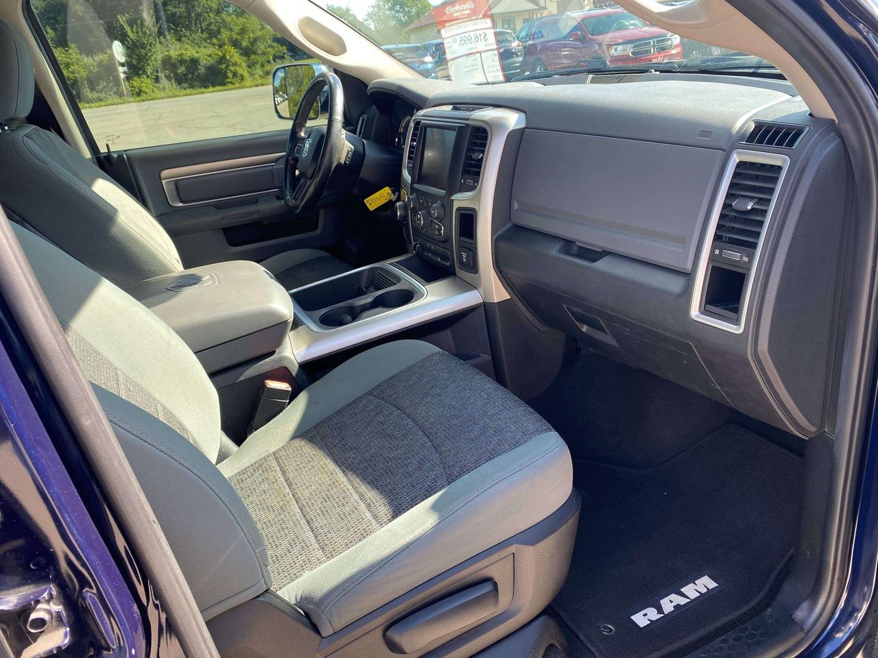2016 RAM 1500 BIG HORN, RWD, REMOTE START, HEATED SEATS! Photo
