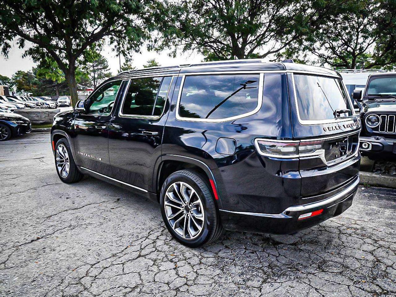 2025 Jeep Grand Wagoneer  Photo