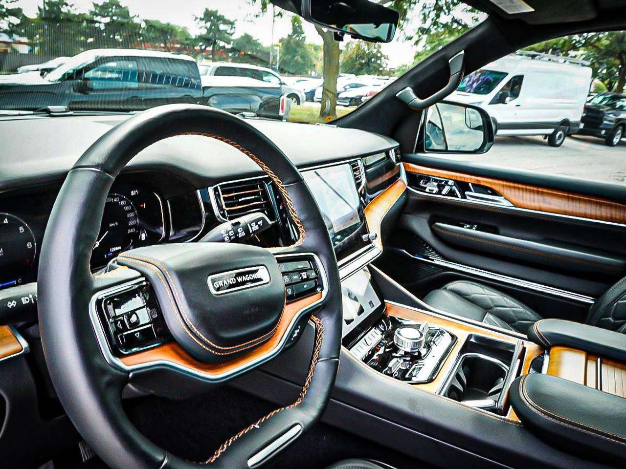 2025 Jeep Grand Wagoneer  Photo