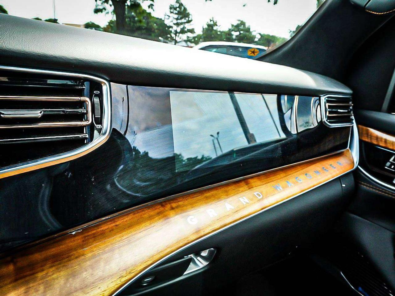 2025 Jeep Grand Wagoneer  Photo