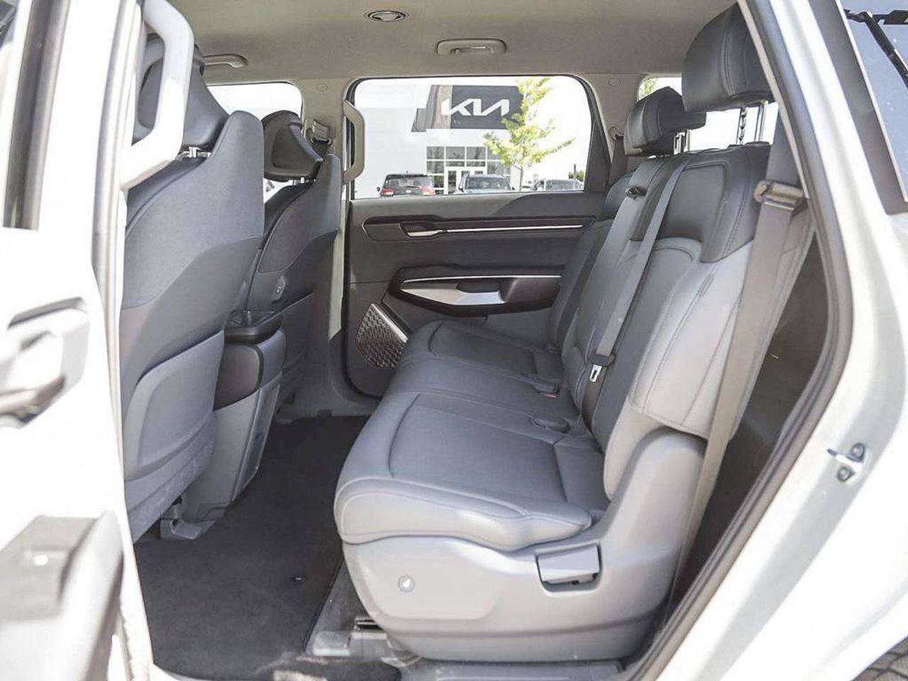 2026 Kia EV9 Land   AWD   Heated & Cooled Seats   Heated Steering Wheel   Leather Photo