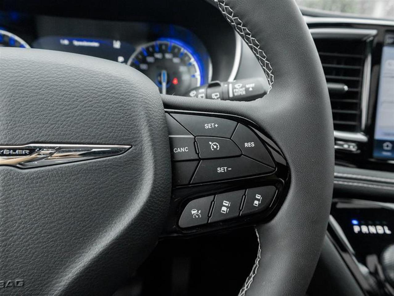 2026 Chrysler Pacifica Limited Front-Wheel Drive Passenger Van Photo