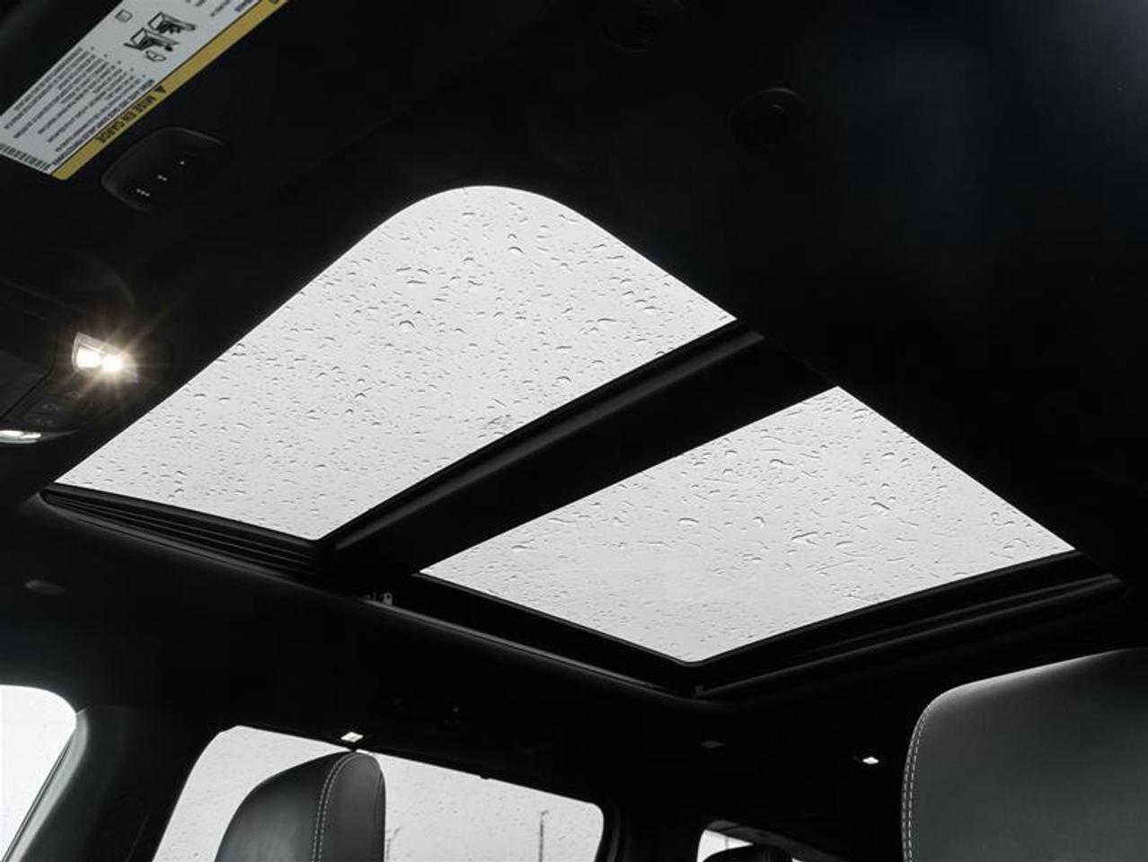 2026 Chrysler Pacifica Limited Front-Wheel Drive Passenger Van Photo
