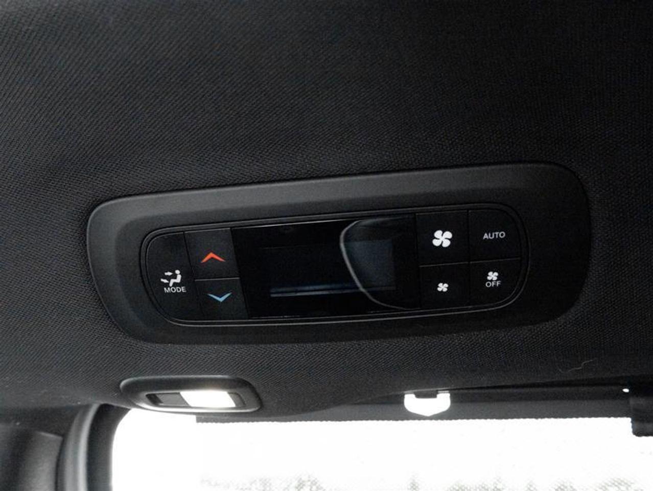 2026 Chrysler Pacifica Limited Front-Wheel Drive Passenger Van Photo