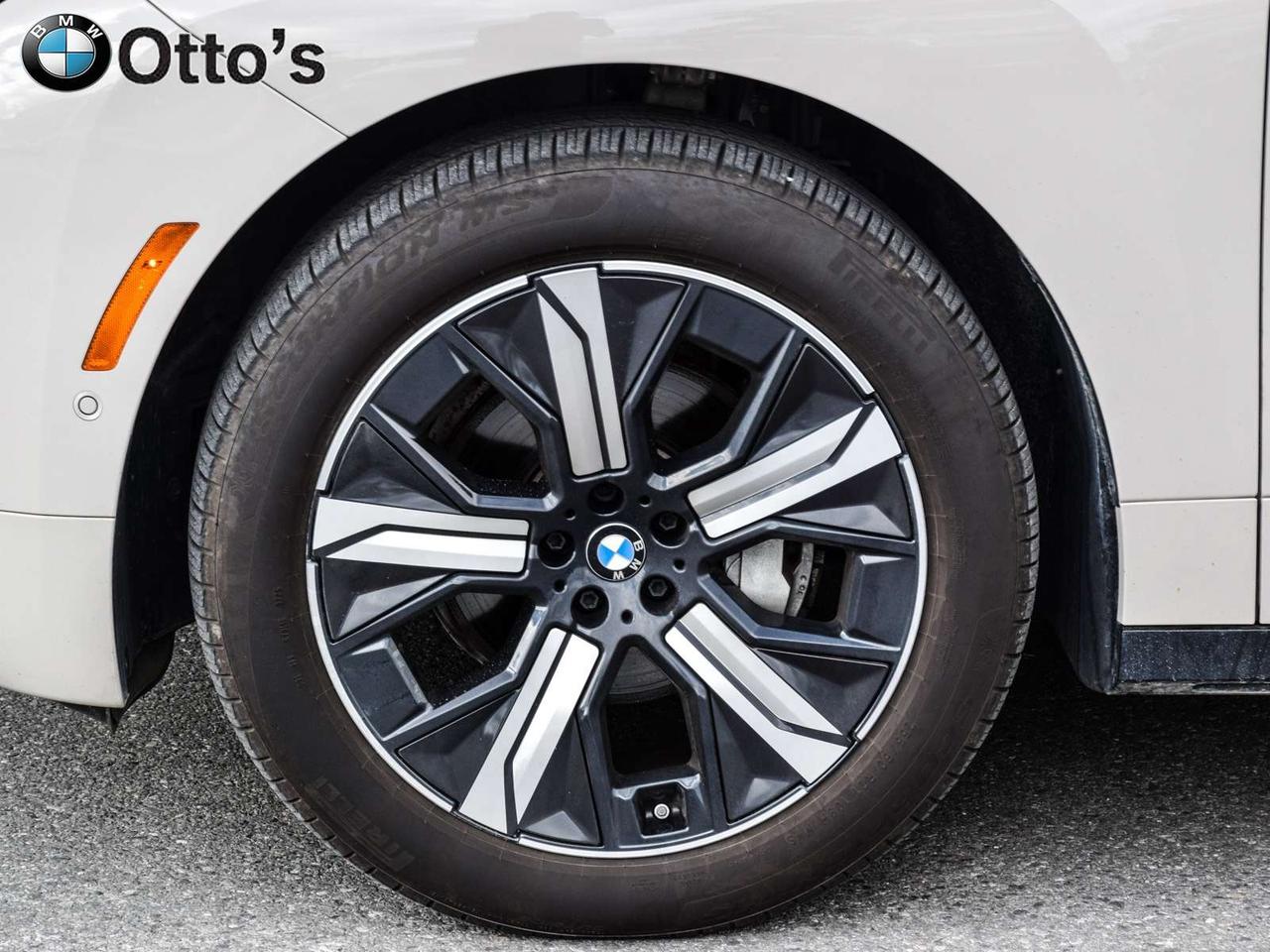 2026 BMW iX xDrive45 Photo