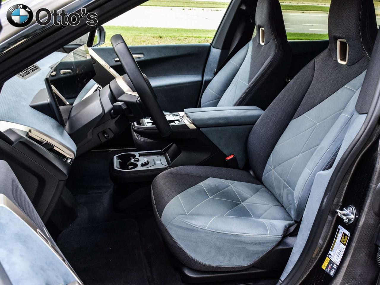 2026 BMW iX xDrive45 Photo