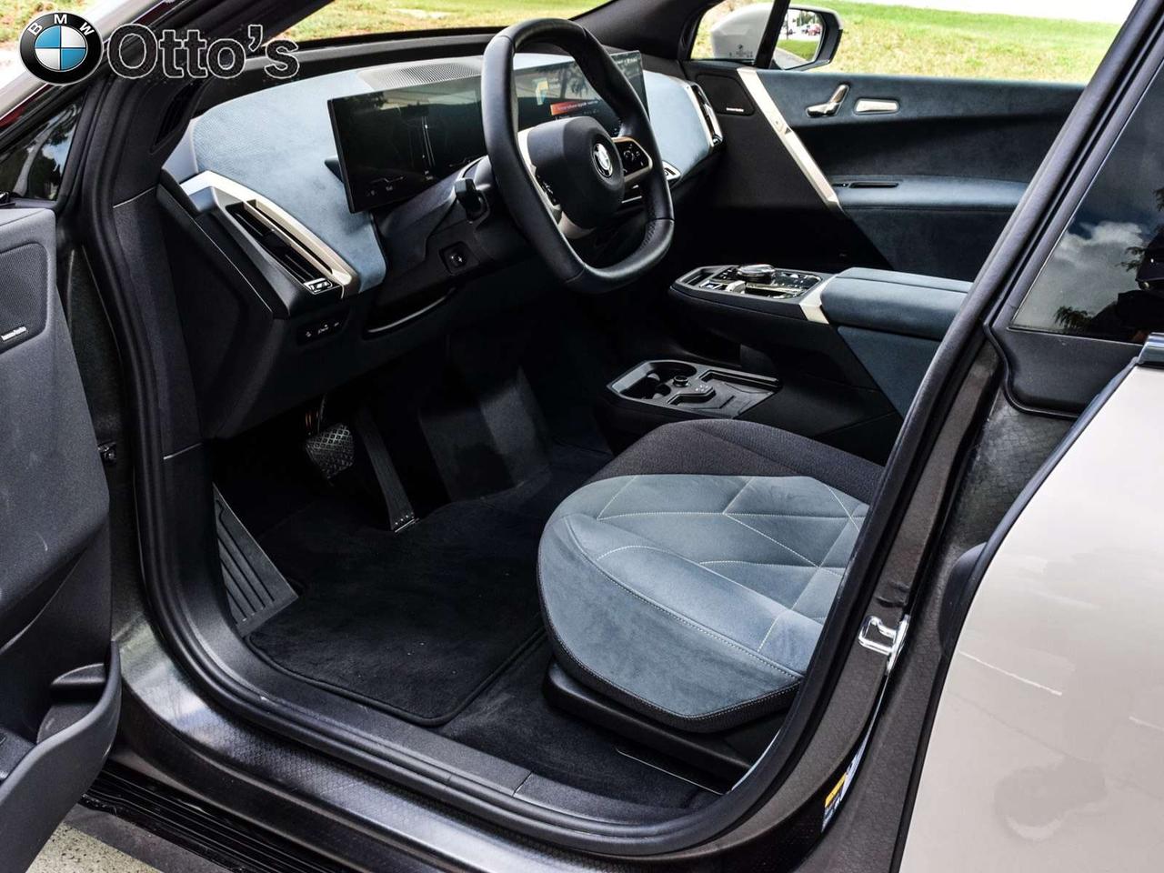 2026 BMW iX xDrive45 Photo
