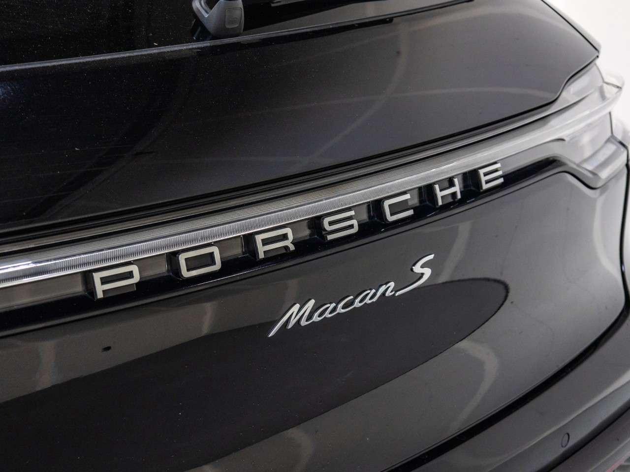 2025 Porsche Macan S AWD Photo