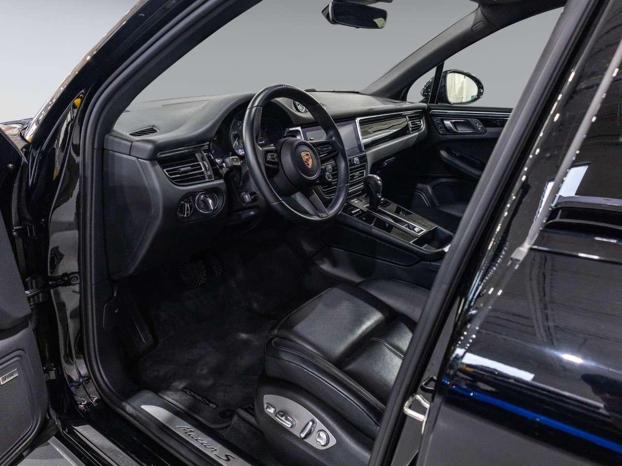2025 Porsche Macan S AWD Photo