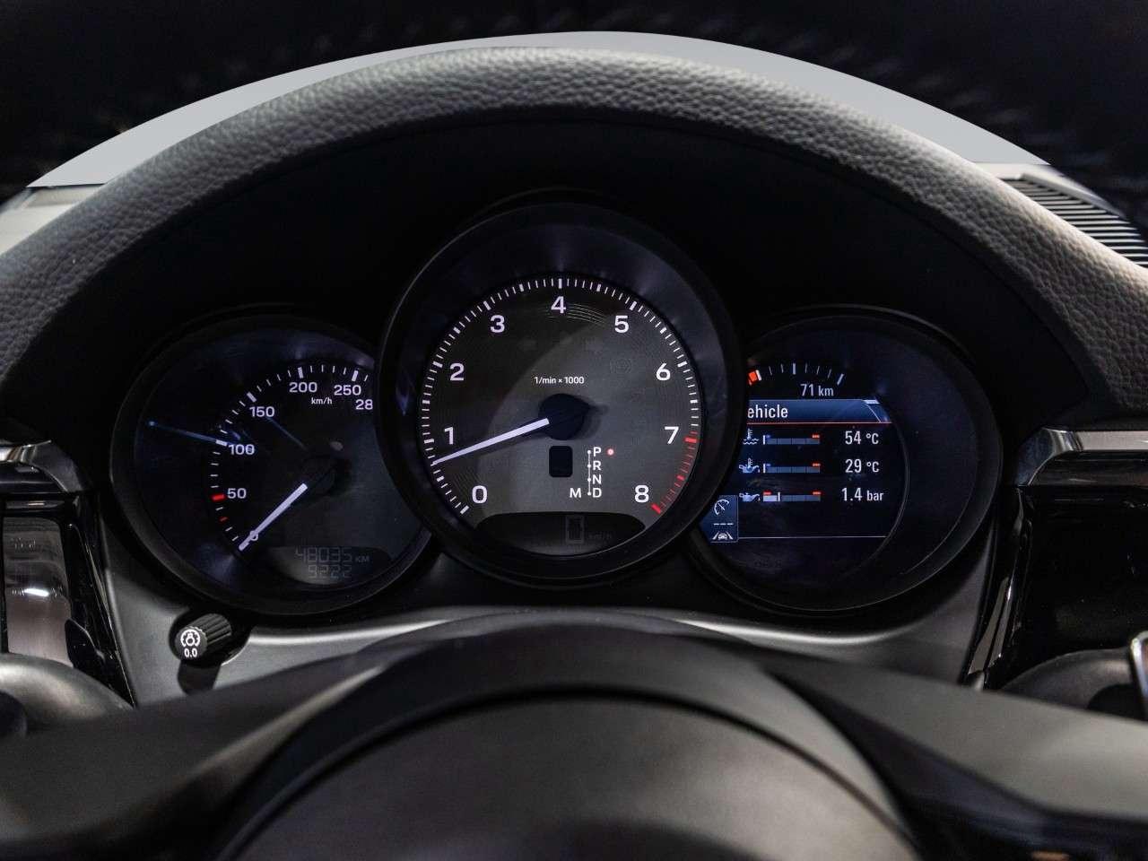 2025 Porsche Macan S AWD Photo
